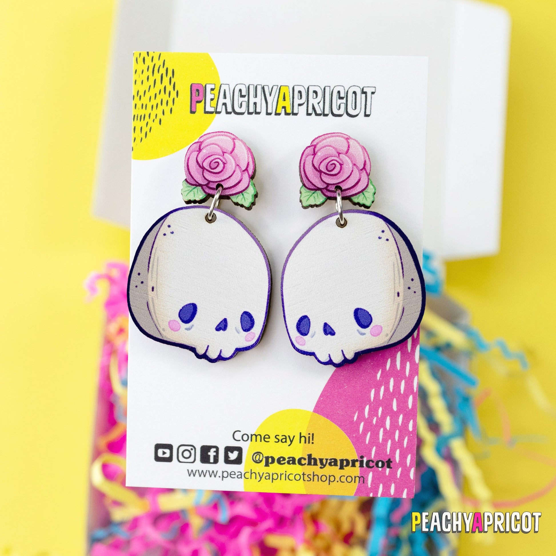 Boucles d'oreilles pendantes gothiques kawaii avec tête de mort et rose