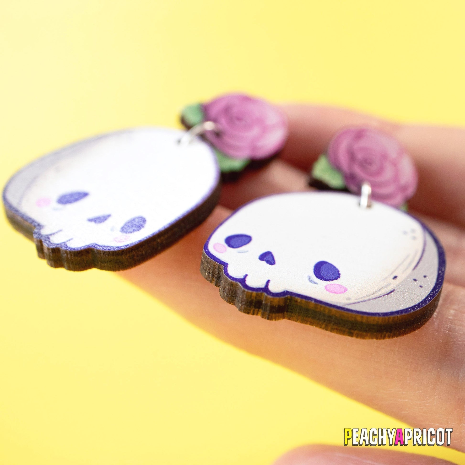 Boucles d'oreilles pendantes gothiques kawaii avec tête de mort et rose