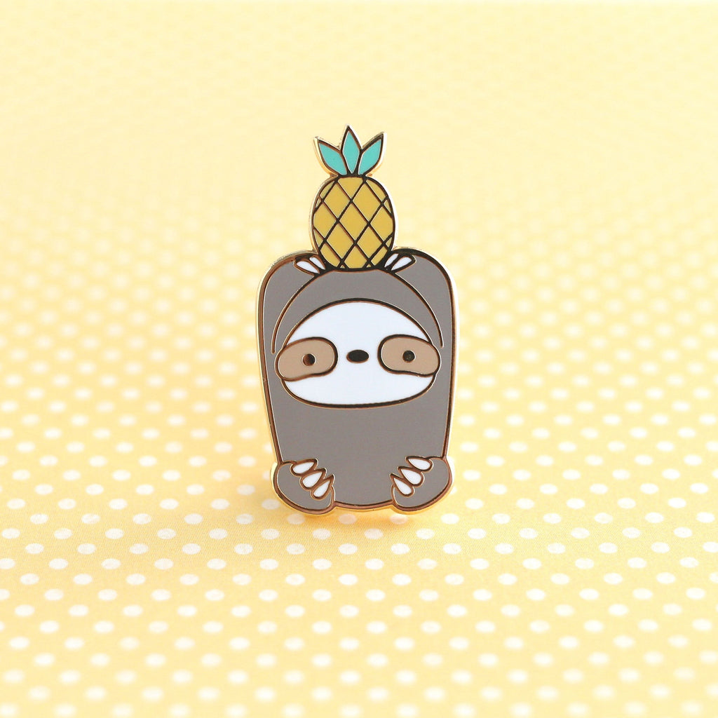 Pin's en émail ananas paresseux. Cadeau paresseux. Pin's fruit