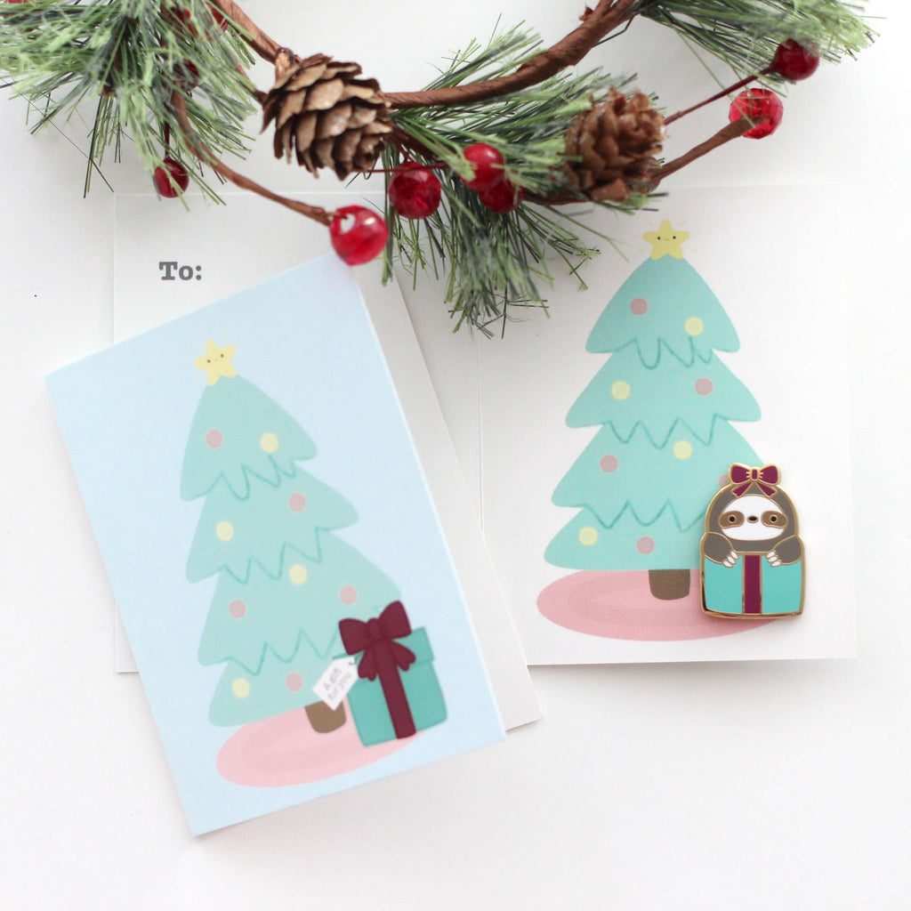 Coffret cadeau avec broche en émail représentant un paresseux. Cadeau d'anniversaire pour un paresseux. Cadeau de Saint-Valentin.