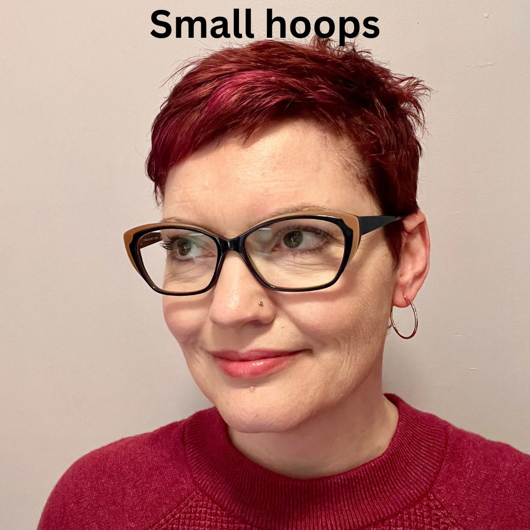 Boucles d'oreilles créoles ouvertes • Créoles en or 14 carats texturées martelées