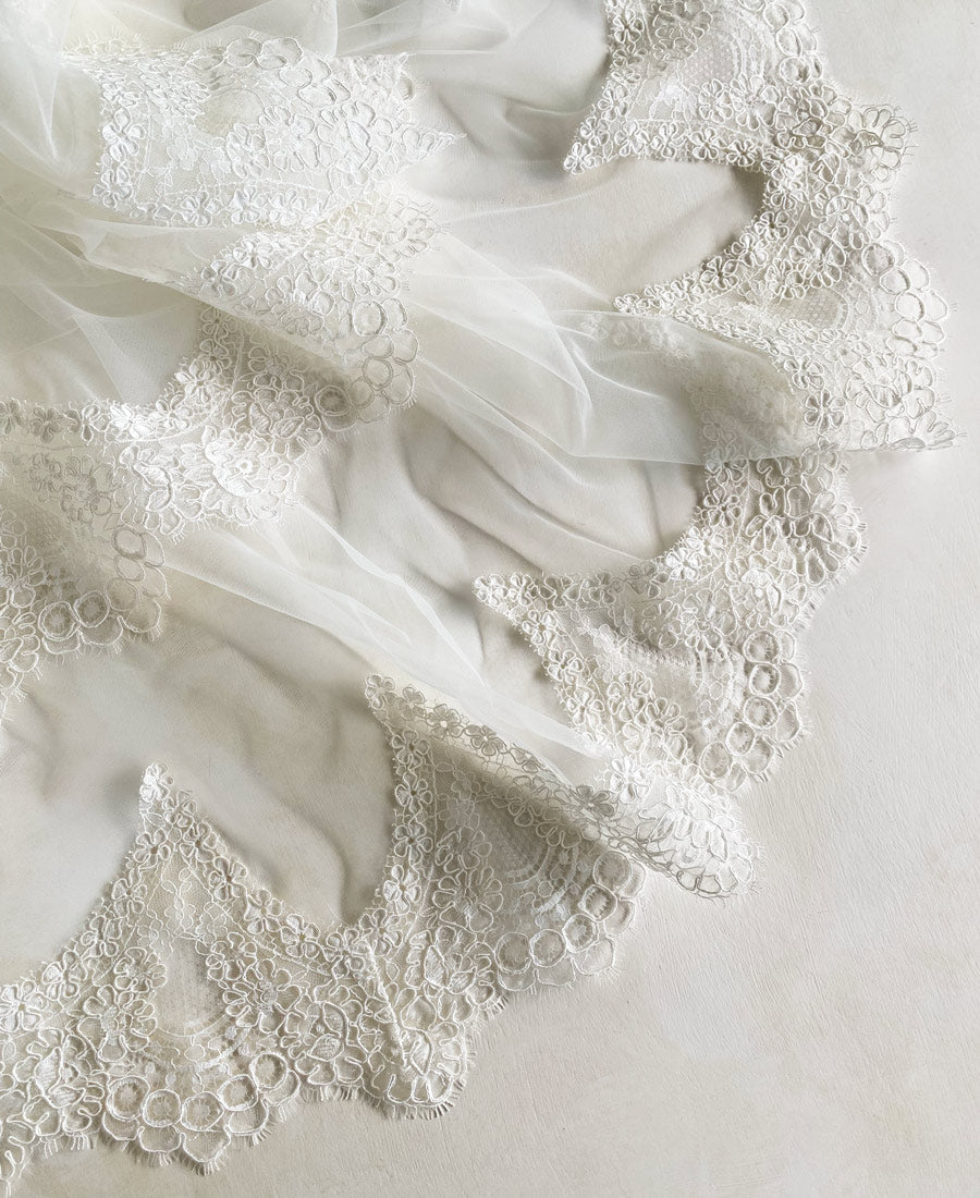 Sofia chantilly lace-edged mantilla bridal veil