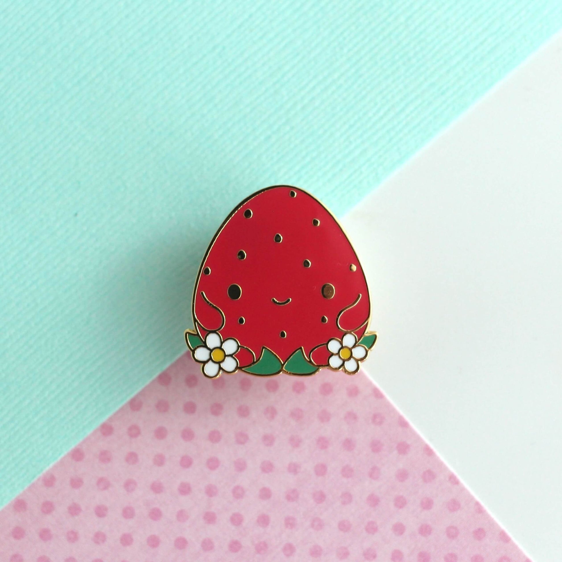 Broche émaillée Happy Strawberry
