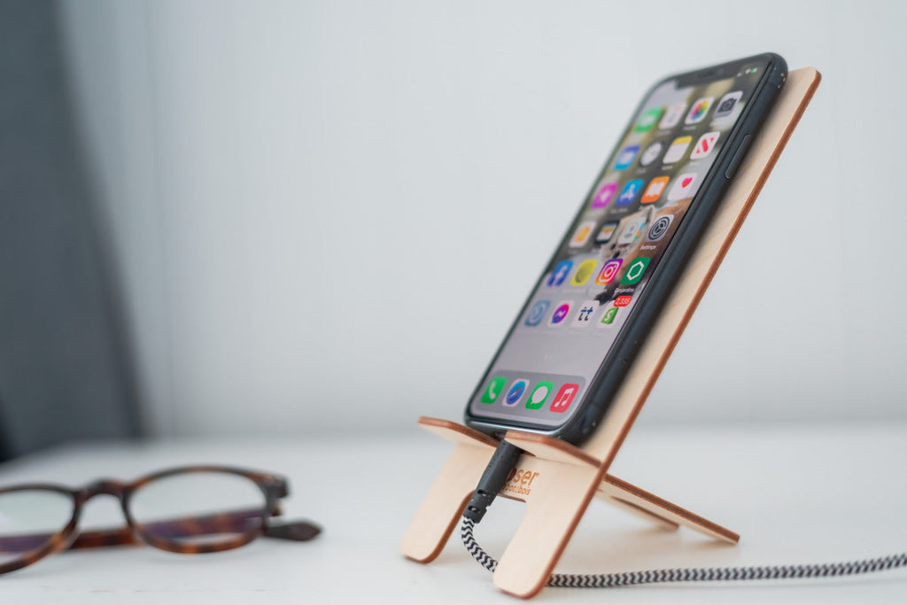 Wooden Cell Phone Stand 'D-Poser'