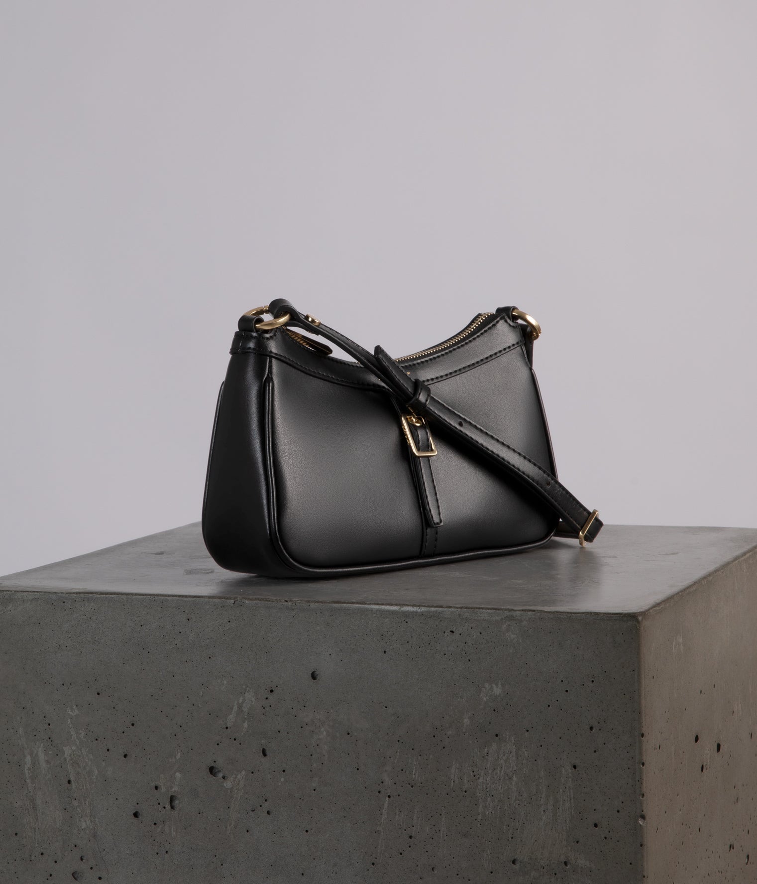 Sac bandoulière vegan VERONA - UPPEAL™