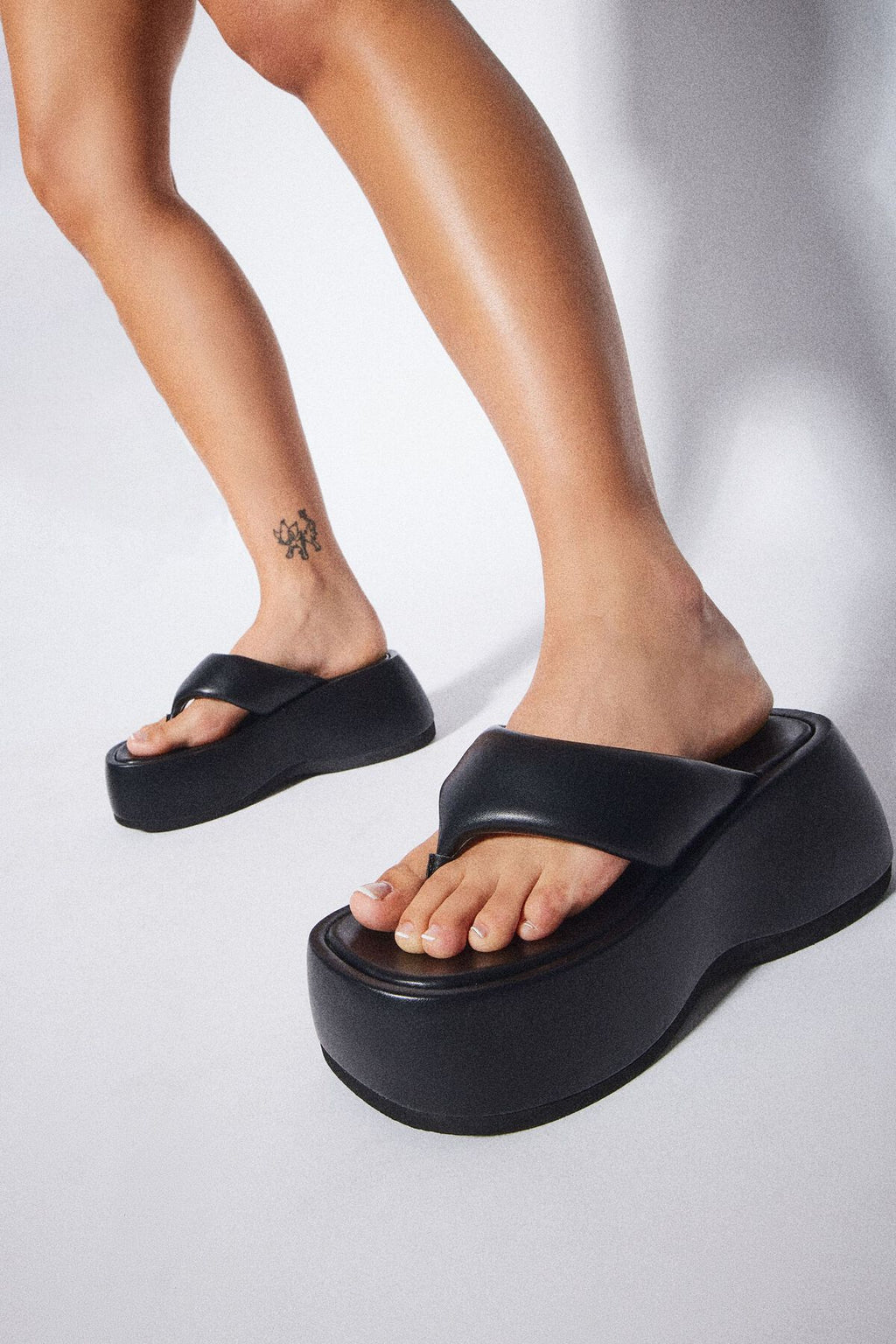 JEFFREY CAMPBELL - Pleurnichard