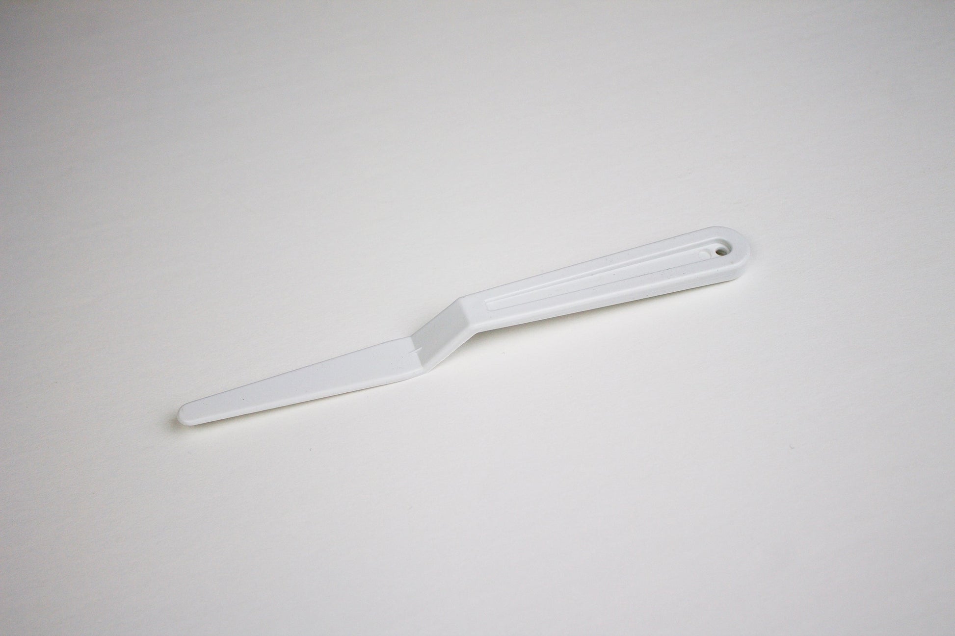 The Crafters Workshop (TCW) Plastic Palette Knife - Single