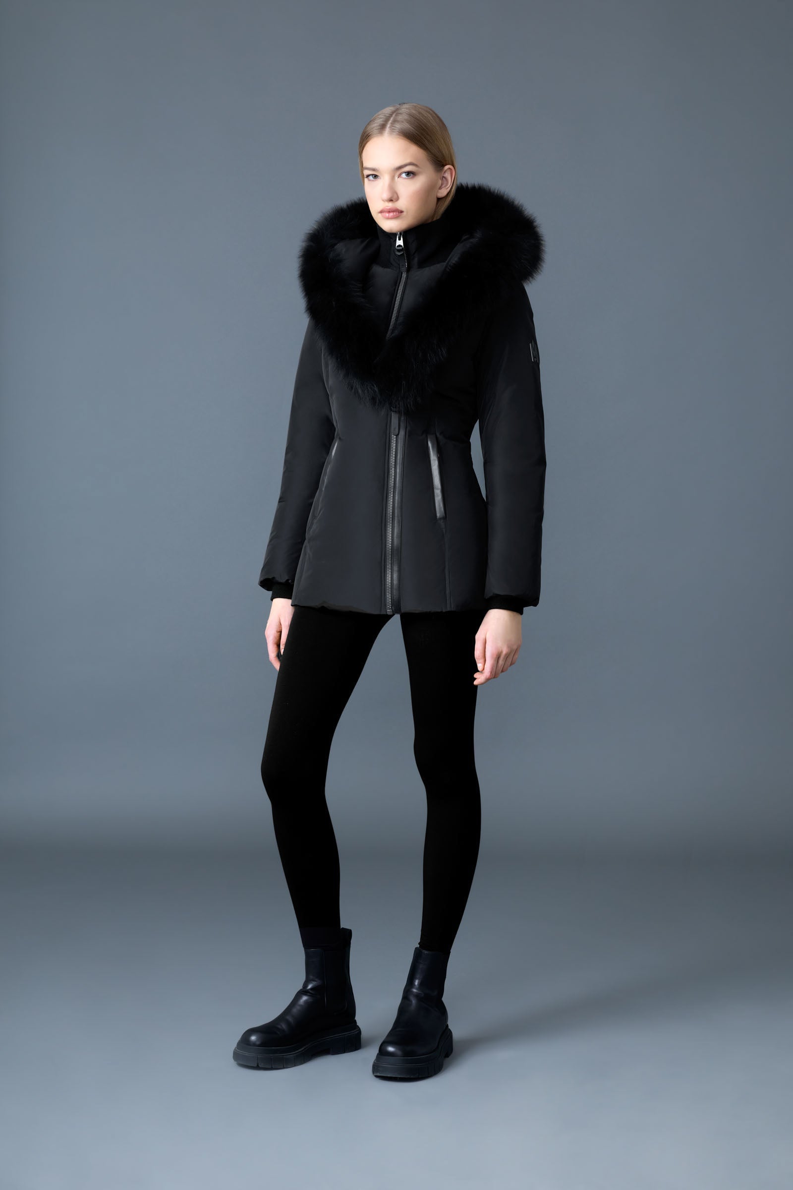 Manteau en duvet ADALI avec fourrure de renard bleu Signature Mackage Collar