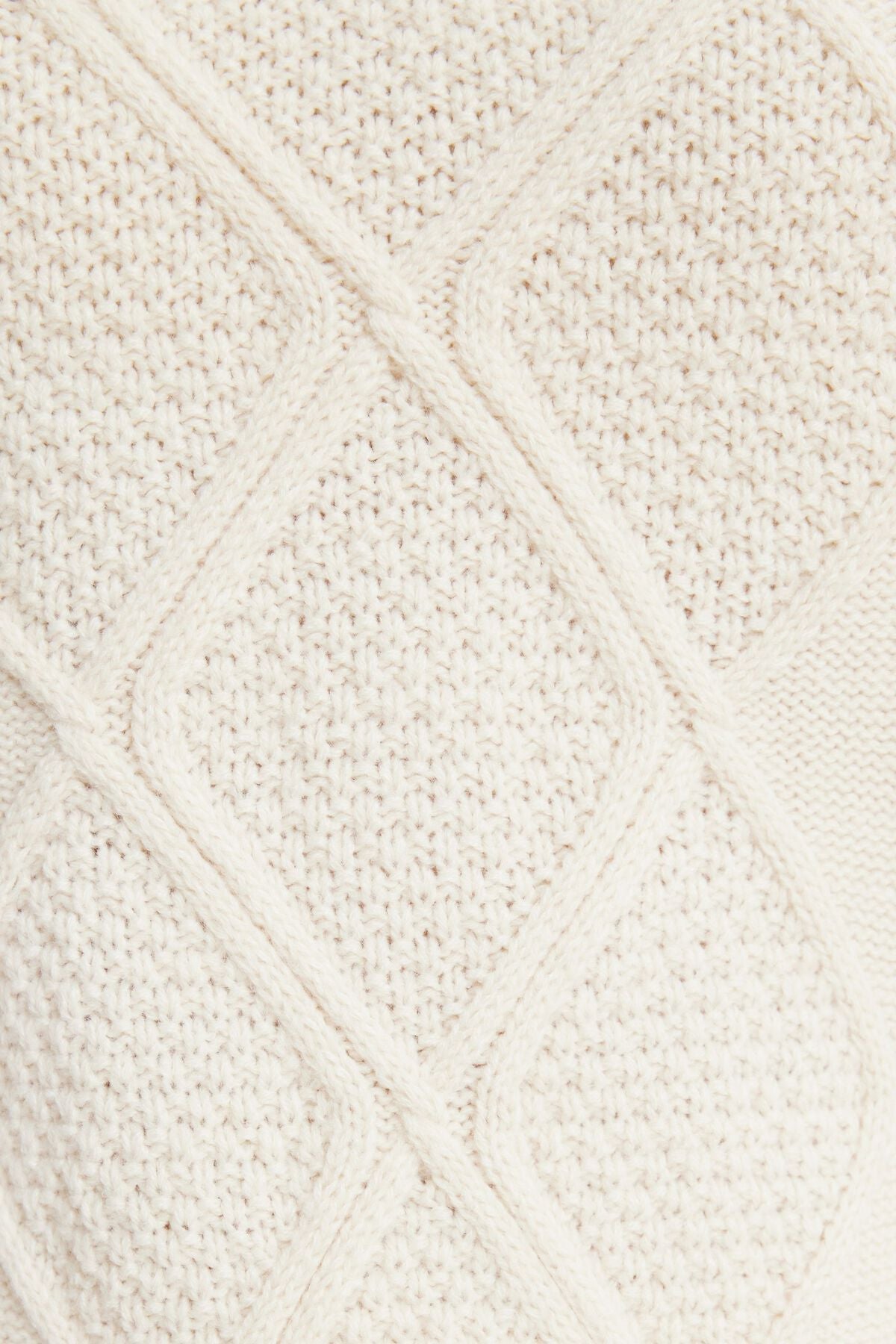 Pull ras du cou en maille torsadée