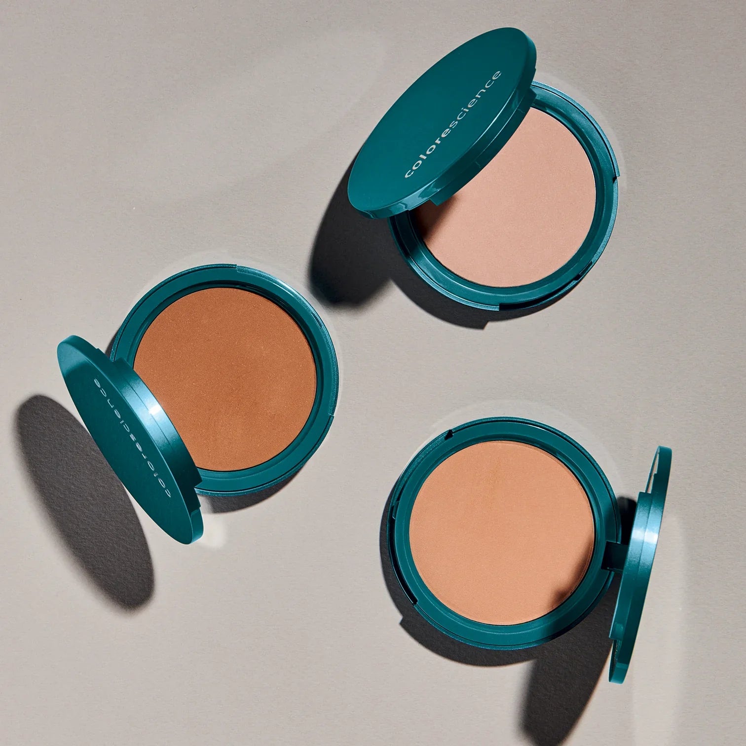 Fond de teint compact finition naturelle SPF 20 