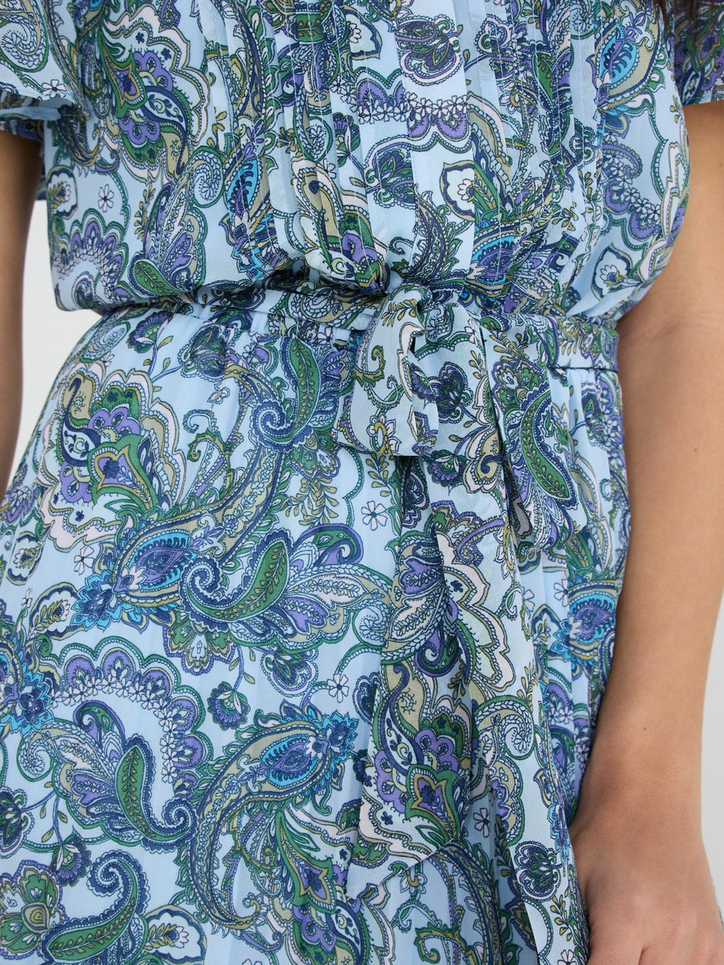 Robe en mousseline plissée à imprimé cachemire