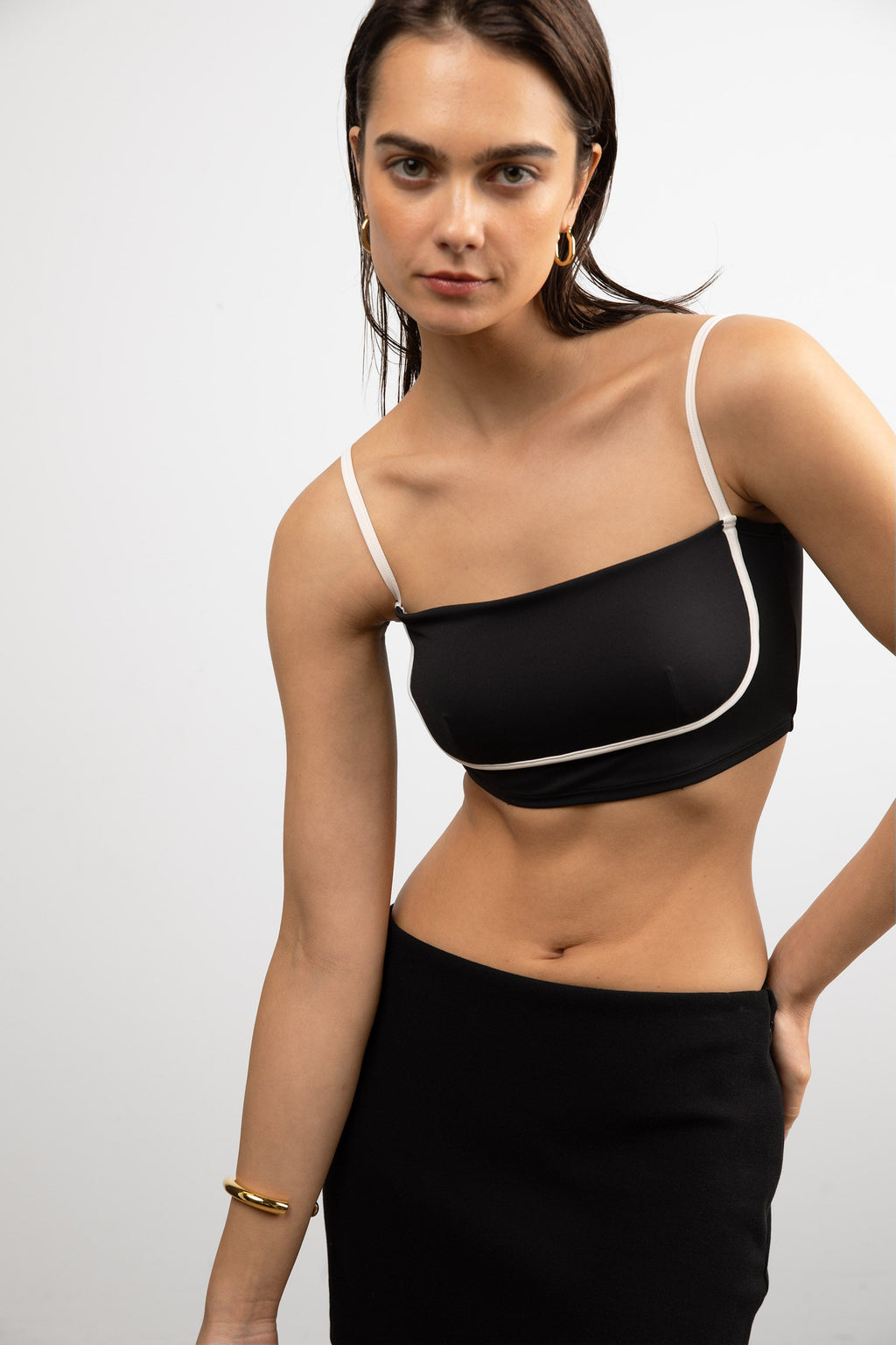 HAUT DE BIKINI À DÉTAILS CONTRASTÉS