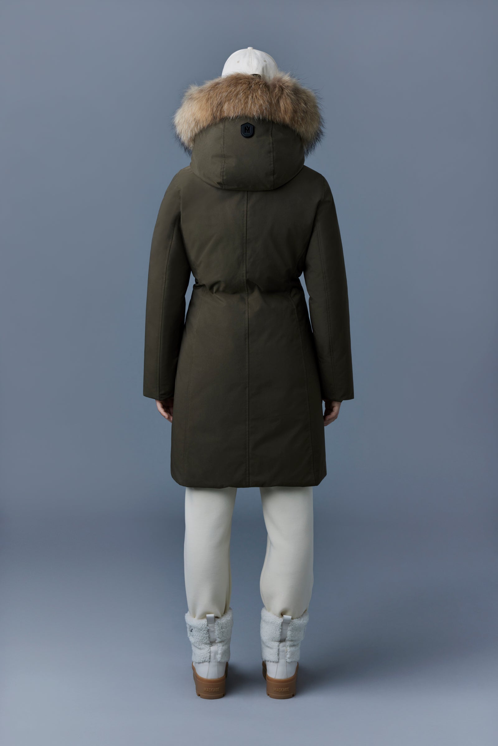 Manteau ajusté SHILOH 2-EN-1 avec plastron amovible et fourrure naturelle