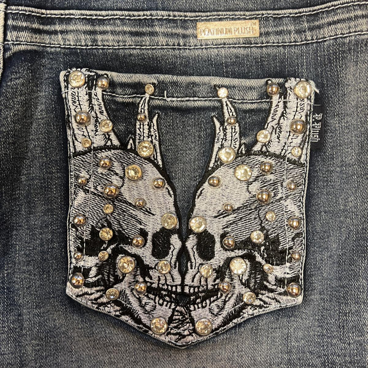 Short en jean à motif tête de mort et ailes en strass pour femme, modèle Bus Stop