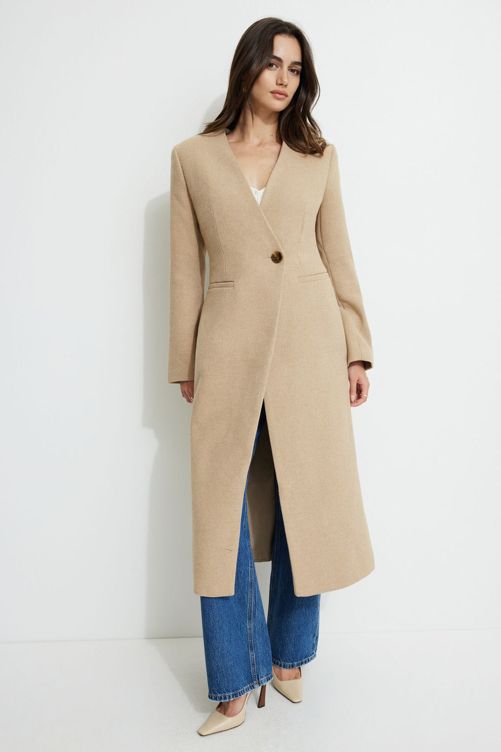 Manteau sans col à un seul bouton