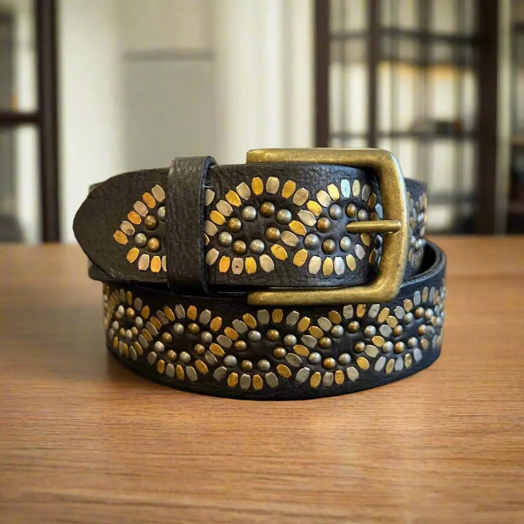 Ceinture en cuir pleine fleur pour femme avec clous
