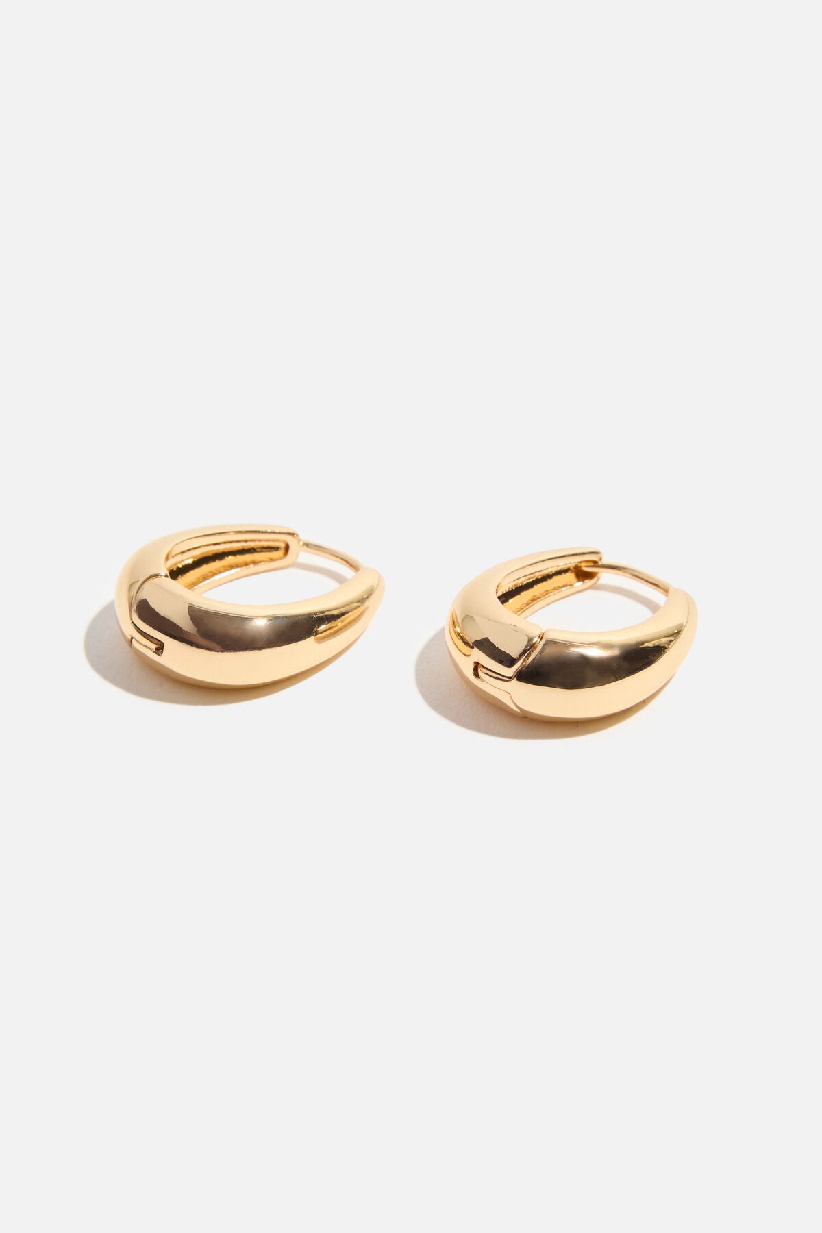 Boucles d'oreilles créoles en forme de dôme
