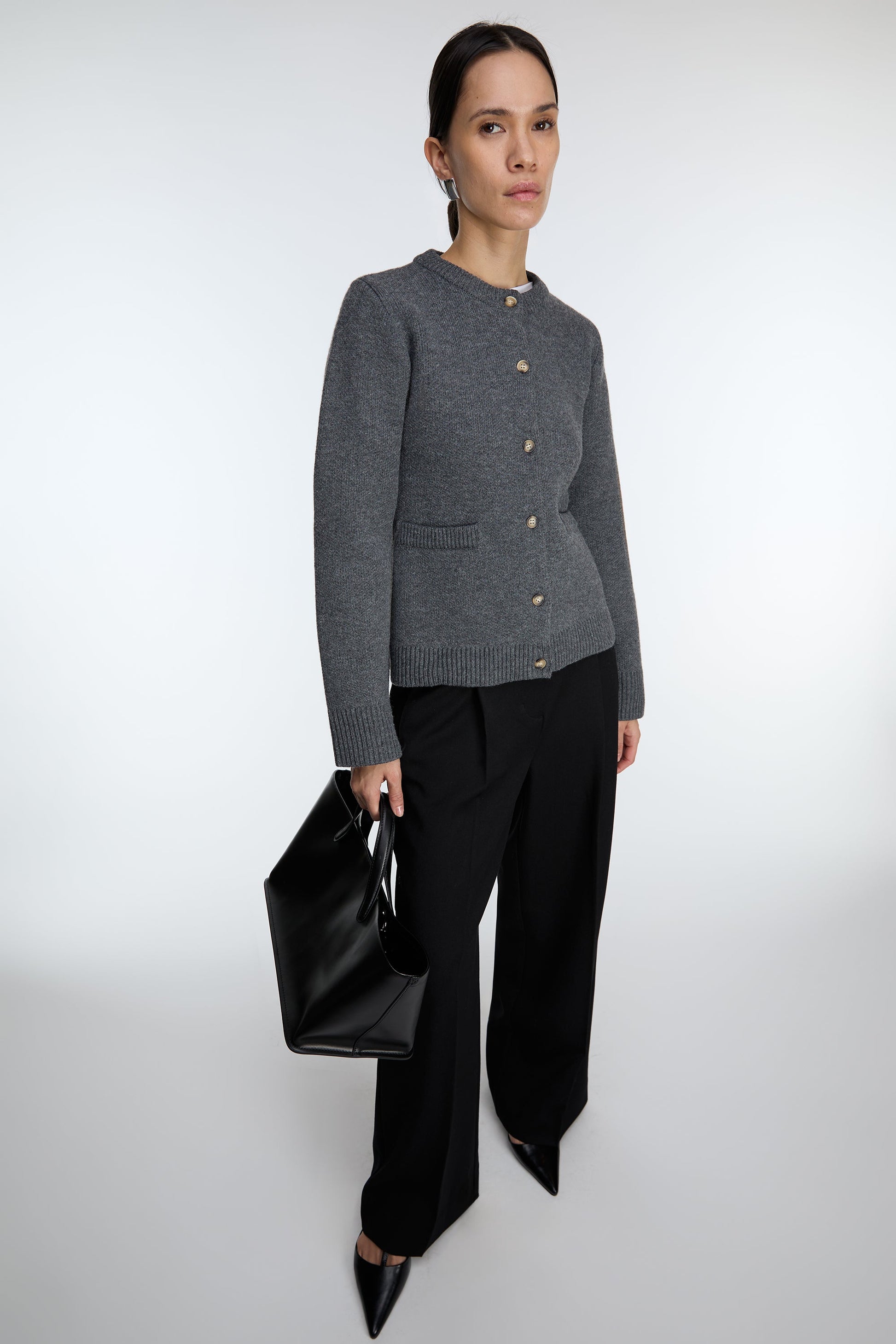 CARDIGAN BOUTONNÉ AVEC POCHES
