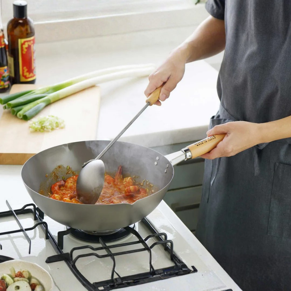 Wok en titane YOSHIKAWA COOK-PAL 30 cm – FABRIQUÉ AU JAPON