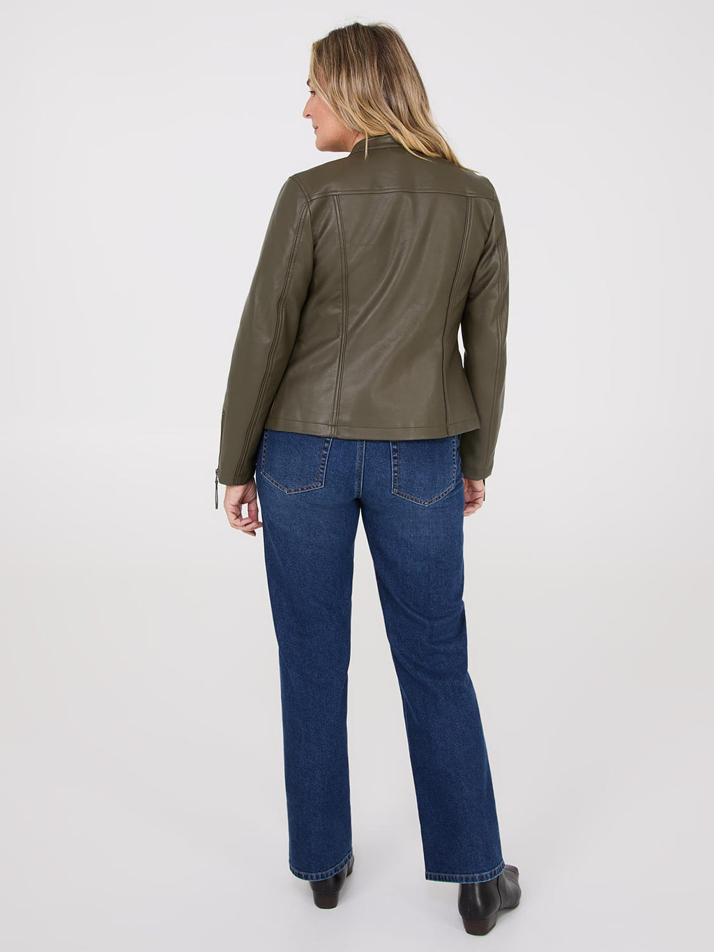 Veste en similicuir zippée sur le devant