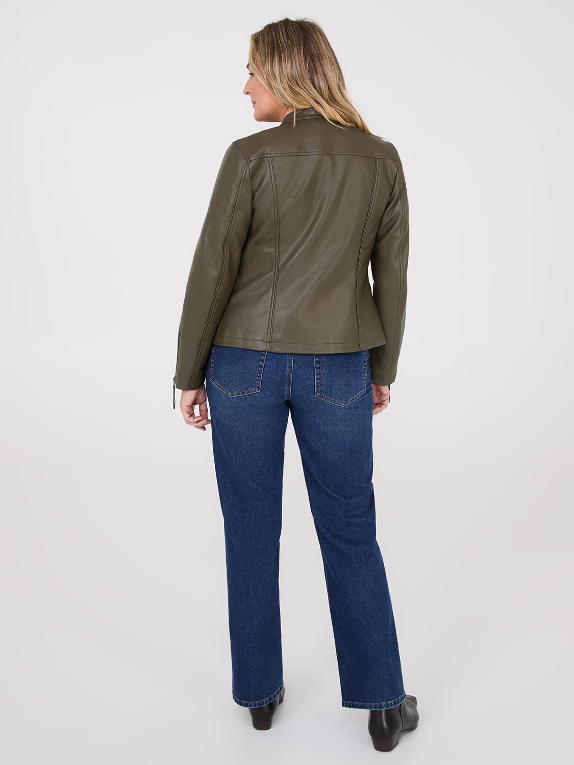 Veste en similicuir zippée sur le devant