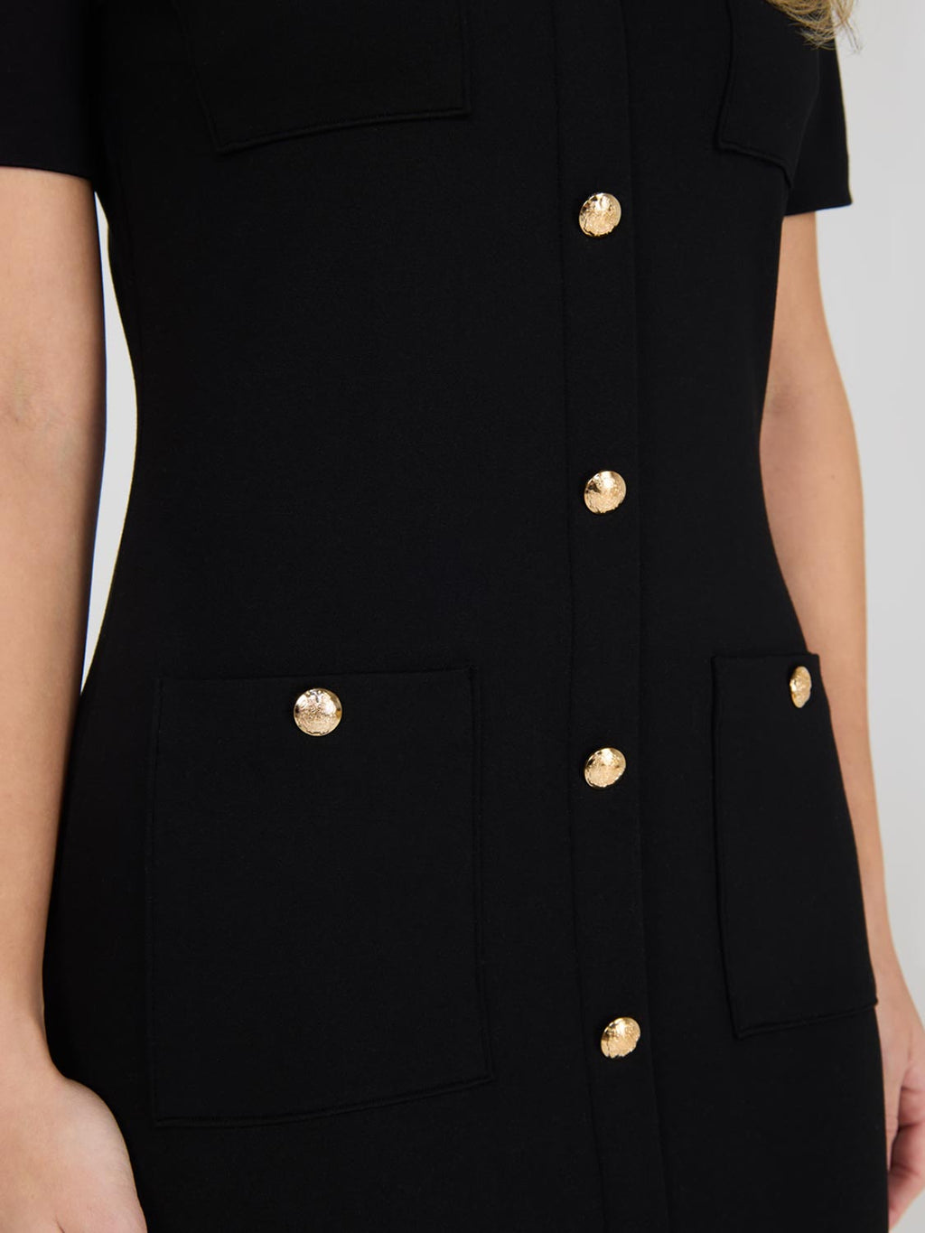 Robe boutonnée à manches courtes sur le devant