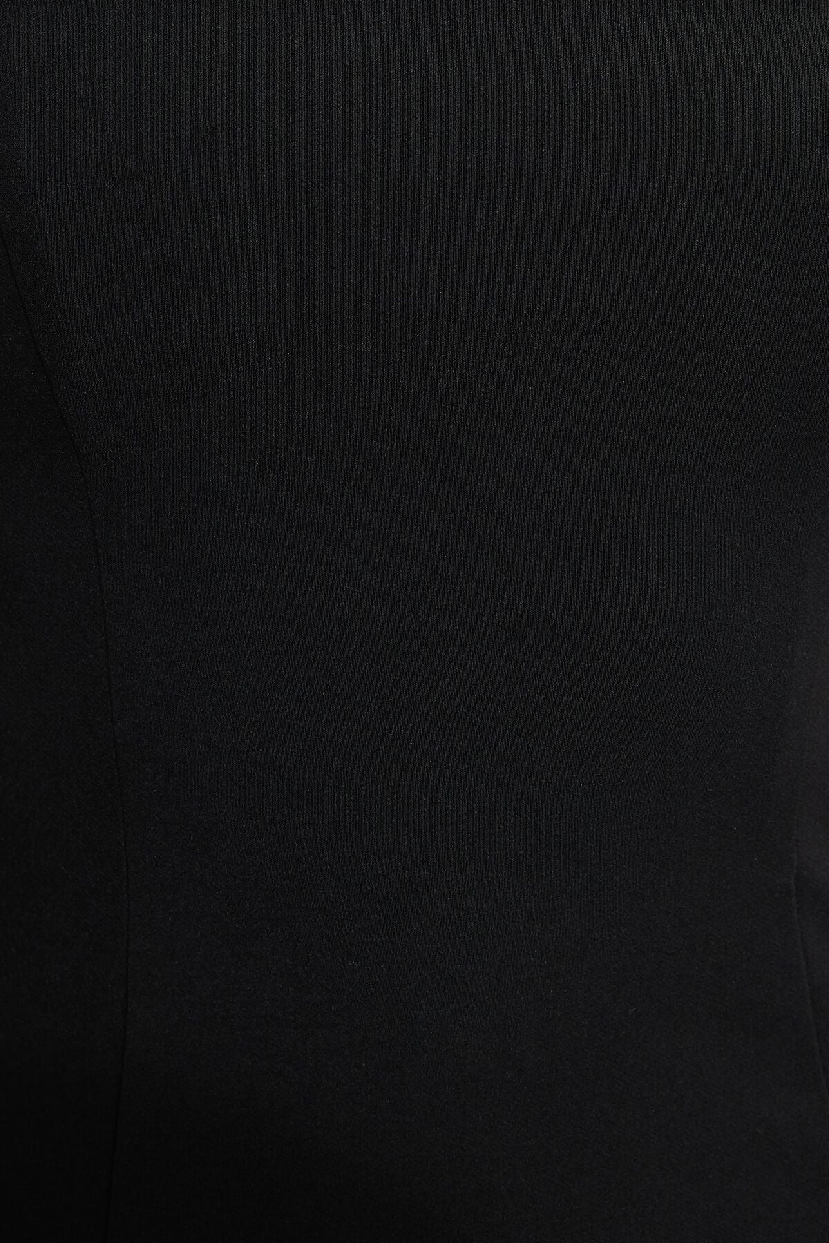 Robe longue à décolleté en cœur ornée