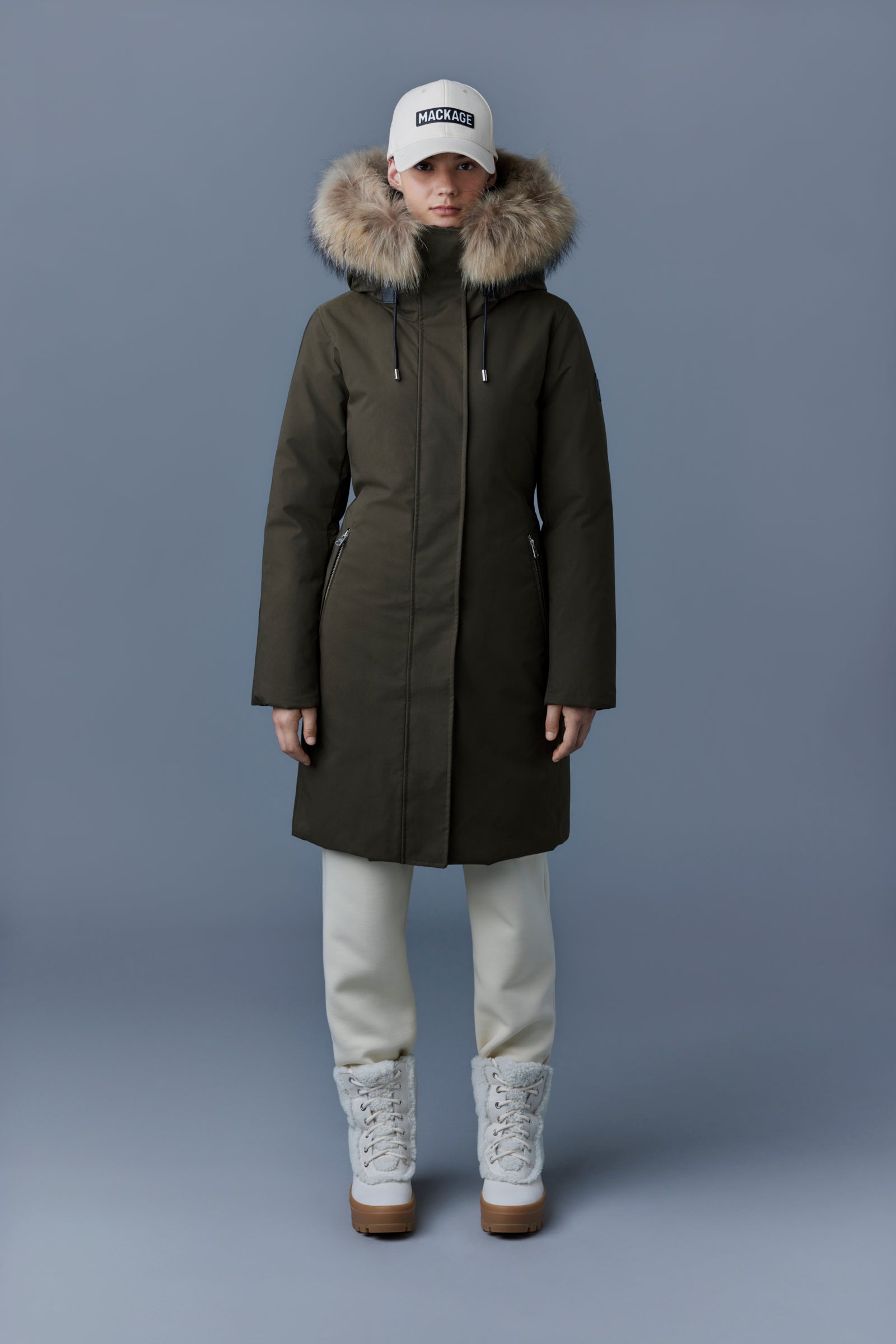 Manteau ajusté SHILOH 2-EN-1 avec plastron amovible et fourrure naturelle