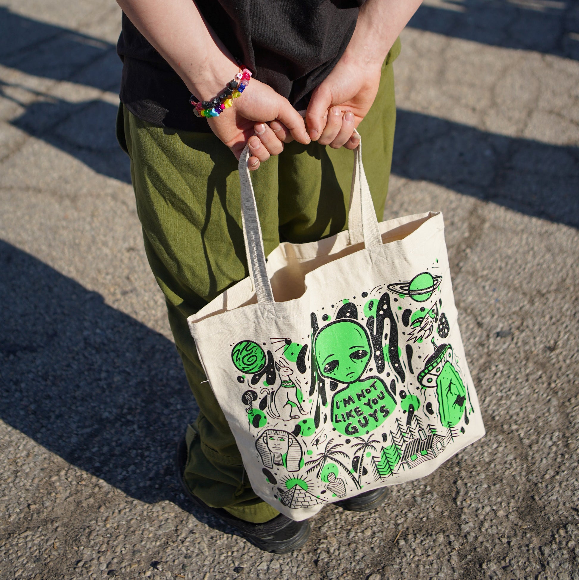 Aliens Exist Tote Bag