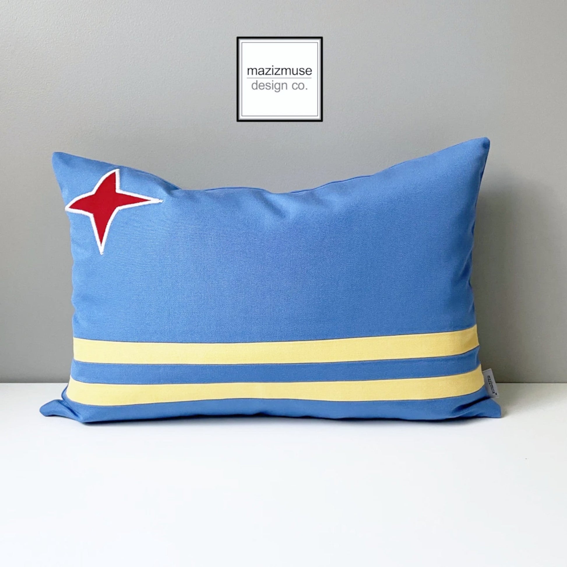 Housse de coussin d'extérieur Sunbrella® drapeau d'Aruba, par Mazizmuse 