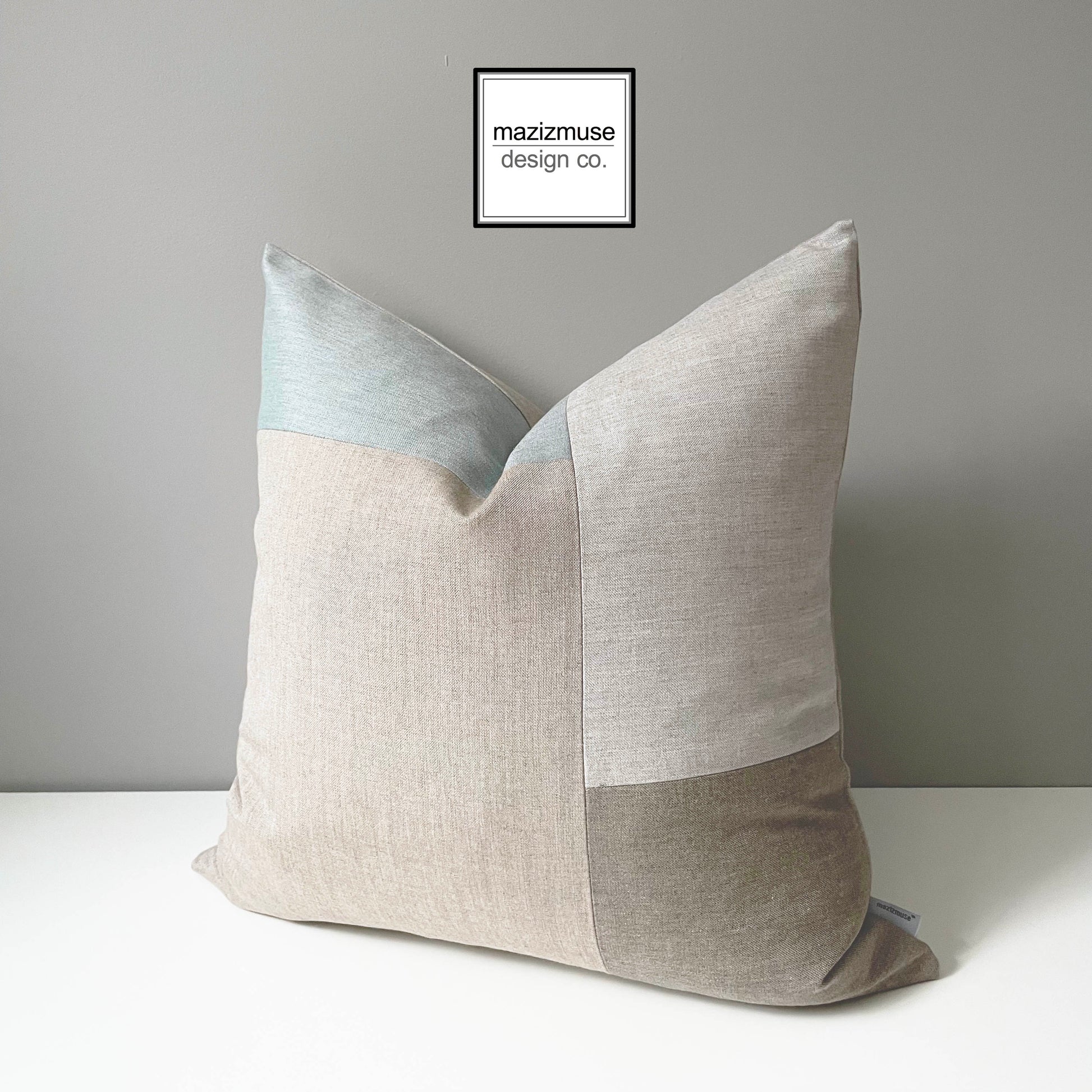 Deux housses de coussin d'extérieur Seaglass Sunbrella®, coussins verts et beiges