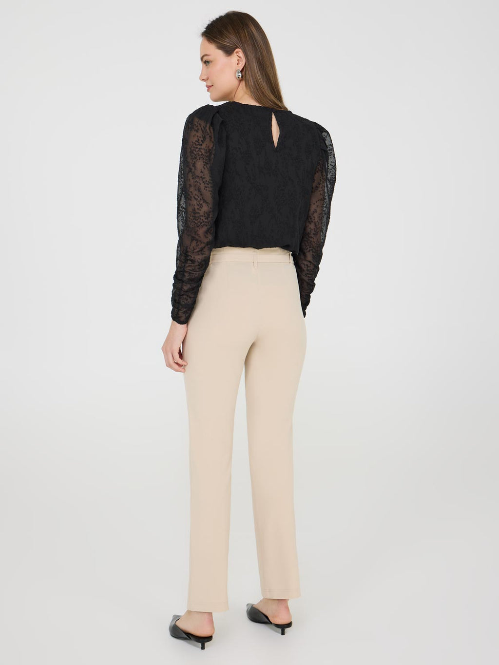 Pantalon en crêpe ceinturé