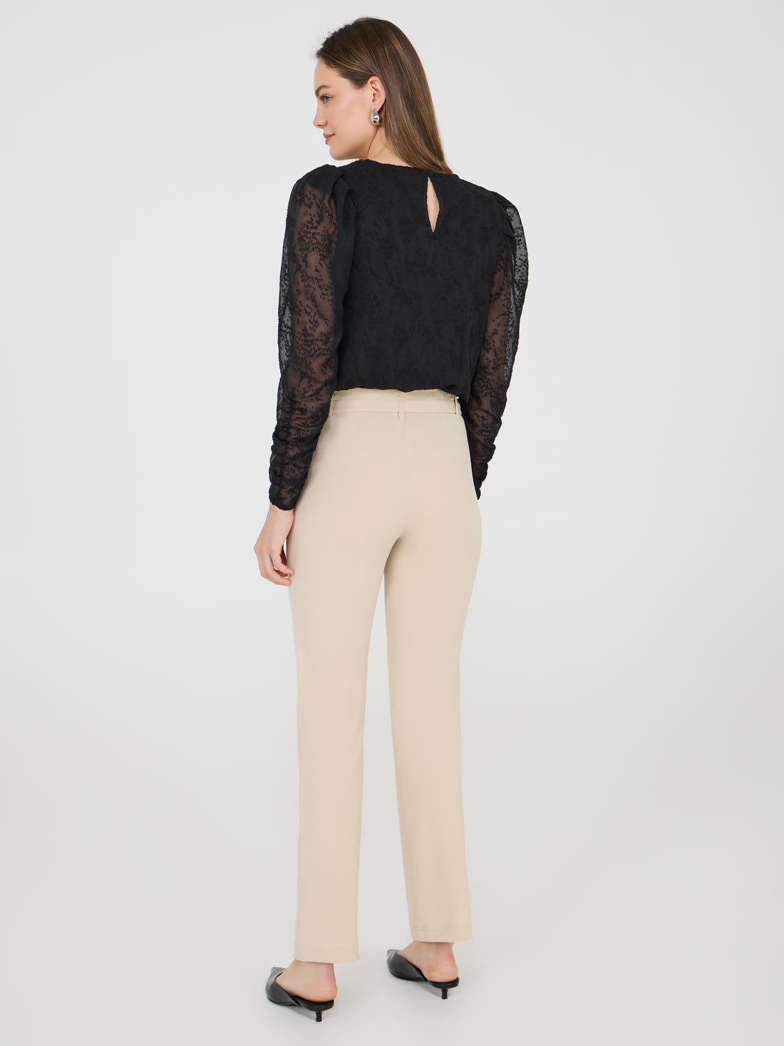 Pantalon en crêpe ceinturé