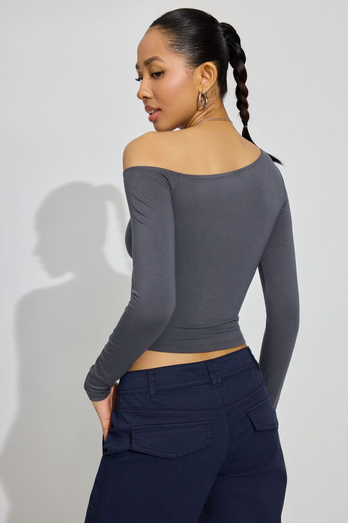 Haut asymétrique à manches longues