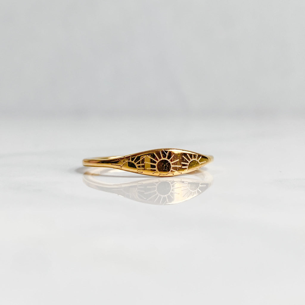 Bague dorée soleil en acier inoxydable plaqué or 18K | ASTRAÉA