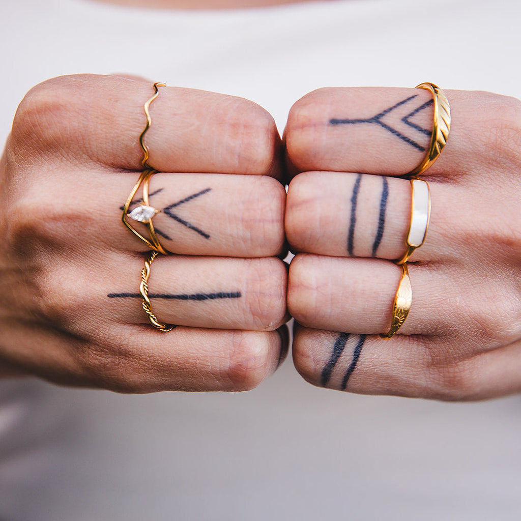 Bague ondulée dorée en acier inoxydable plaqué or 18K | NAÏA