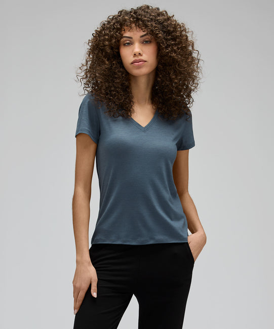 T-shirt col V ultraléger en laine mérinos pour femme