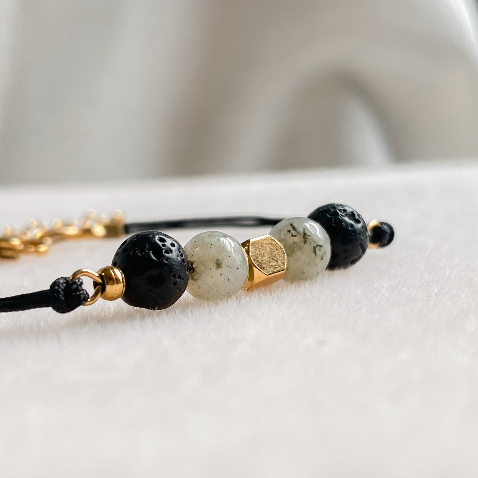 Bracelet cordon diffuseur d'huiles essentielles | NOCTIS