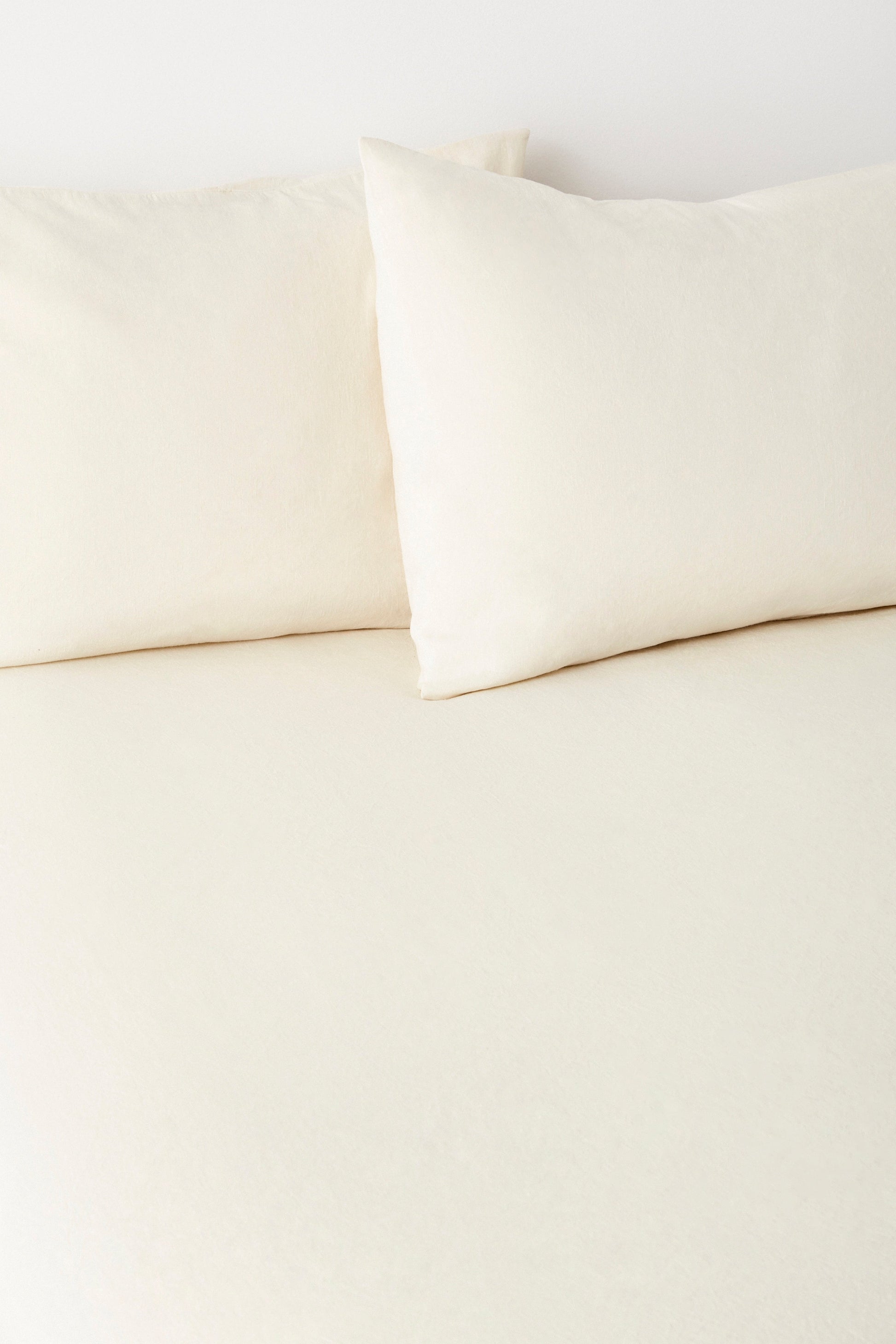 Linen Fitted Sheet and Pillow Set