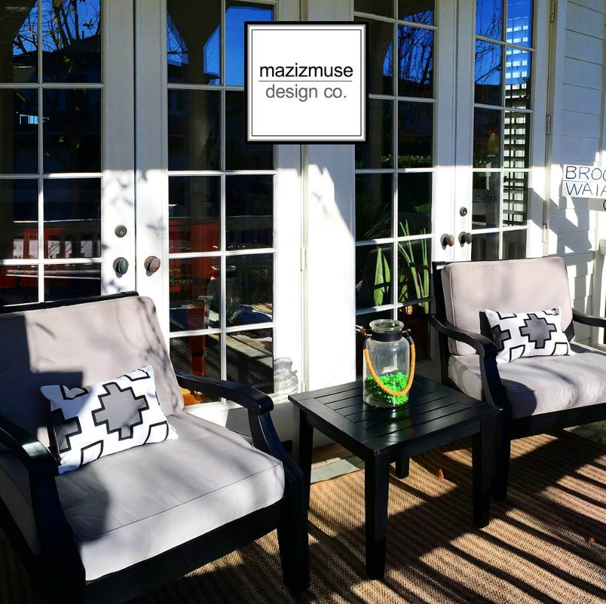 Housse de coussin d'extérieur Sunbrella® noir et blanc avec accents gris, coussins géométriques