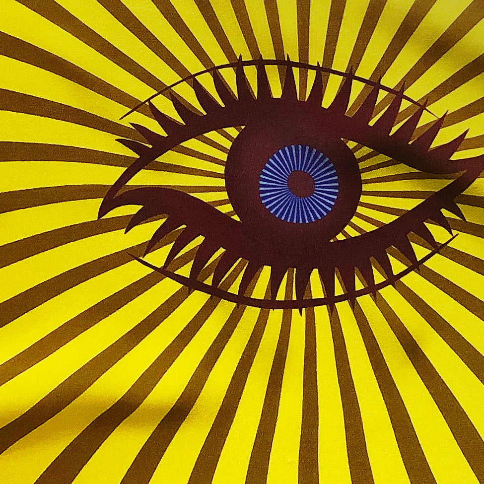 foulard en soie espion aux yeux bleus