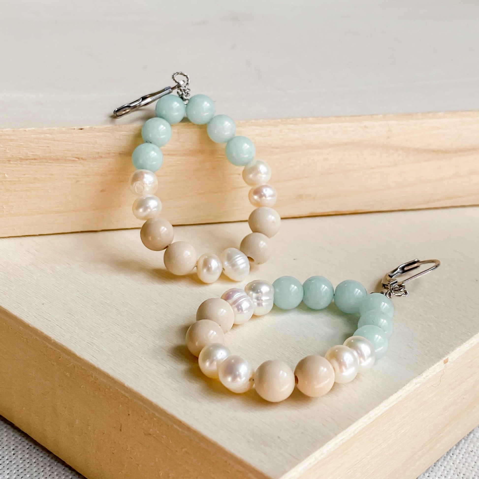 Boucles d'oreilles en amazonite et perles d'eau douce | CALANQUES