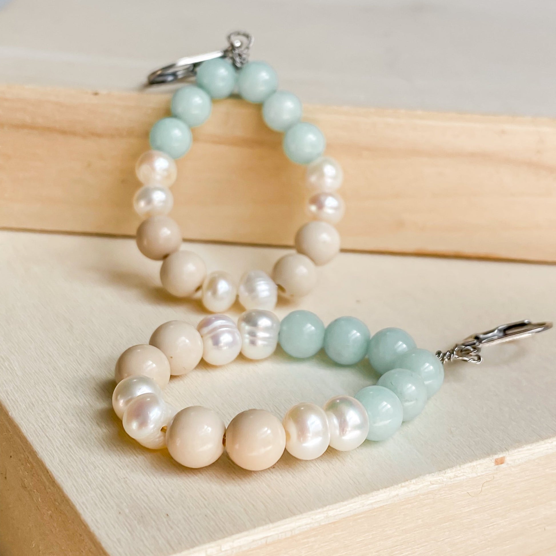 Boucles d'oreilles en amazonite et perles d'eau douce | CALANQUES