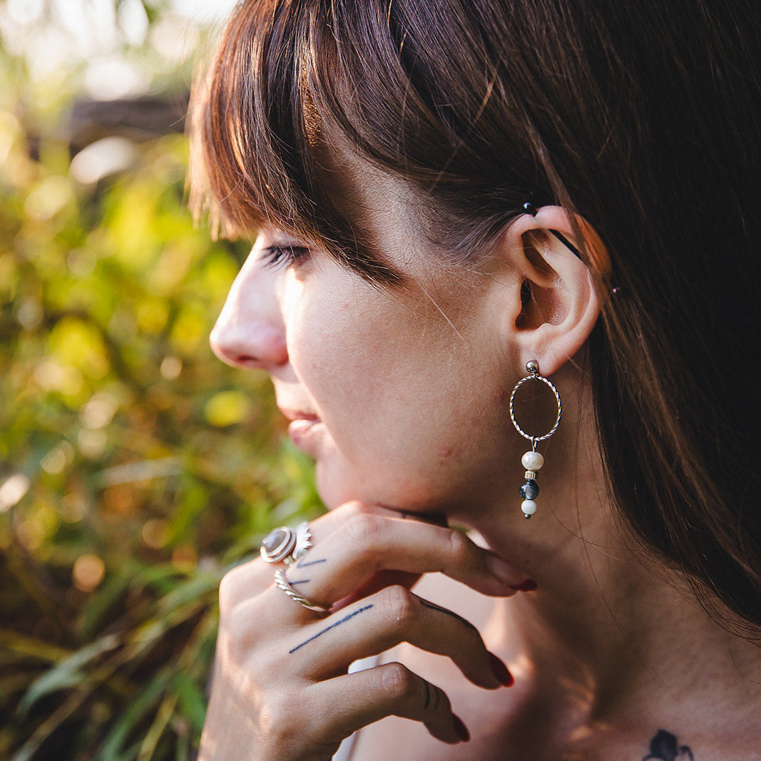 Boucles d'oreilles en pierres naturelles et perles d'eau douce | CHLORIS