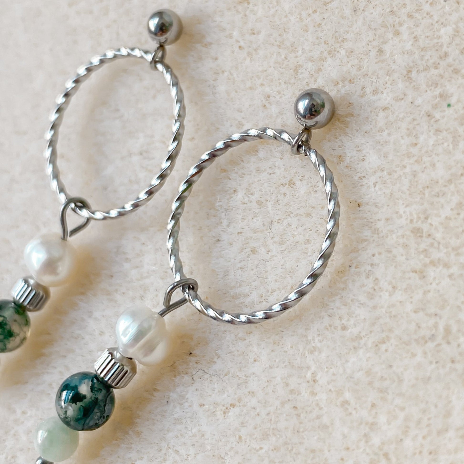 Boucles d'oreilles en pierres naturelles et perles d'eau douce | CHLORIS