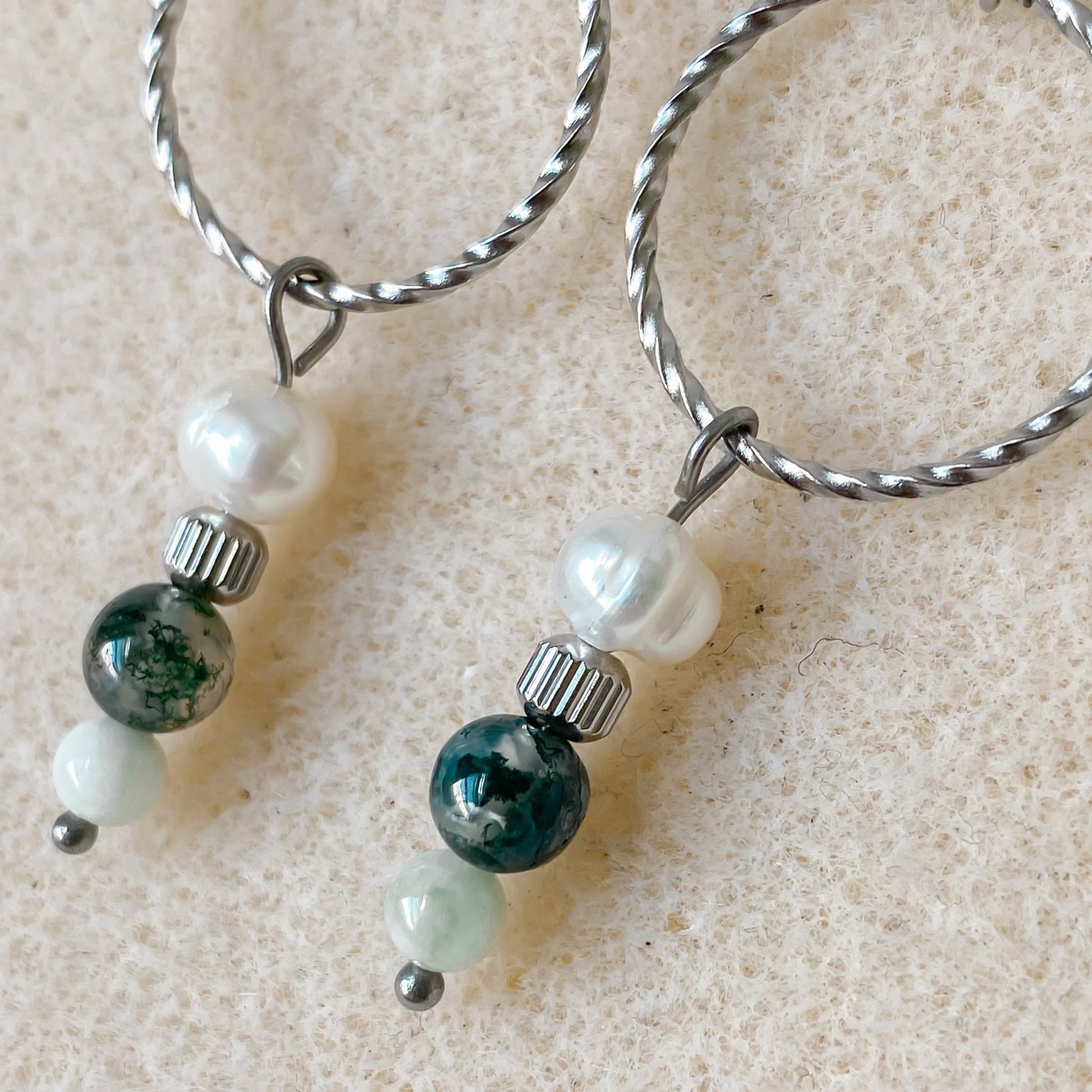 Boucles d'oreilles en pierres naturelles et perles d'eau douce | CHLORIS