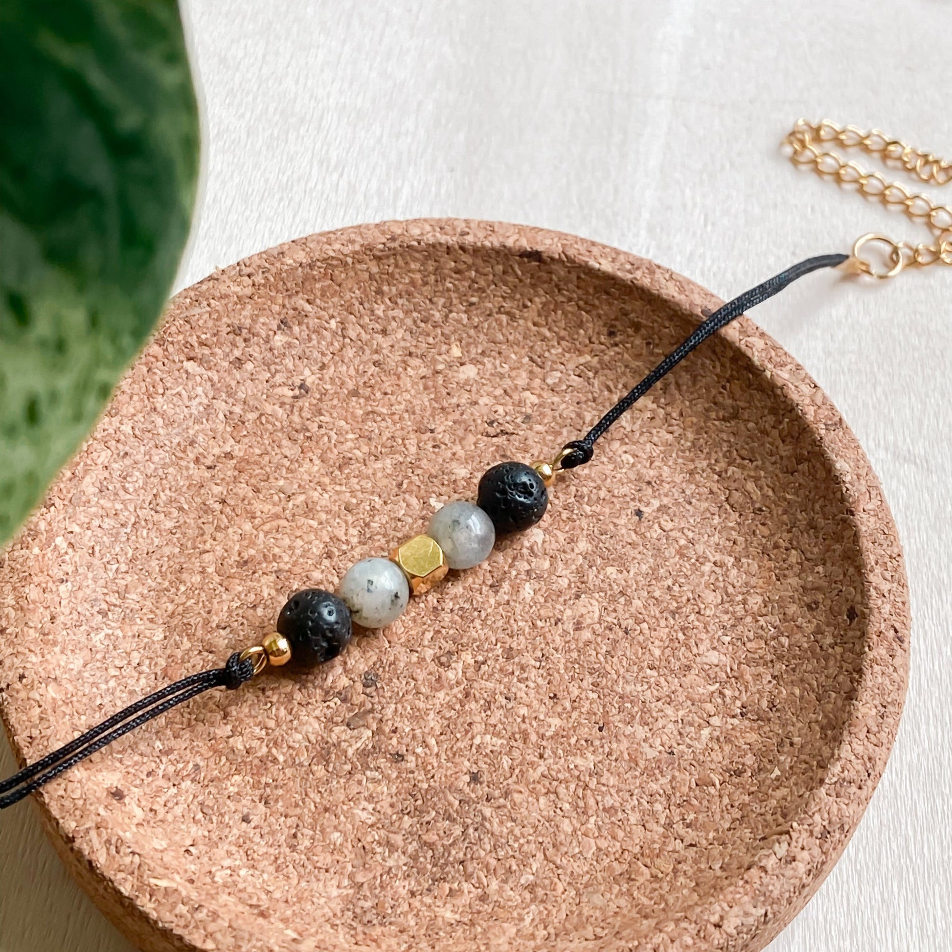 Bracelet cordon diffuseur d'huiles essentielles | NOCTIS