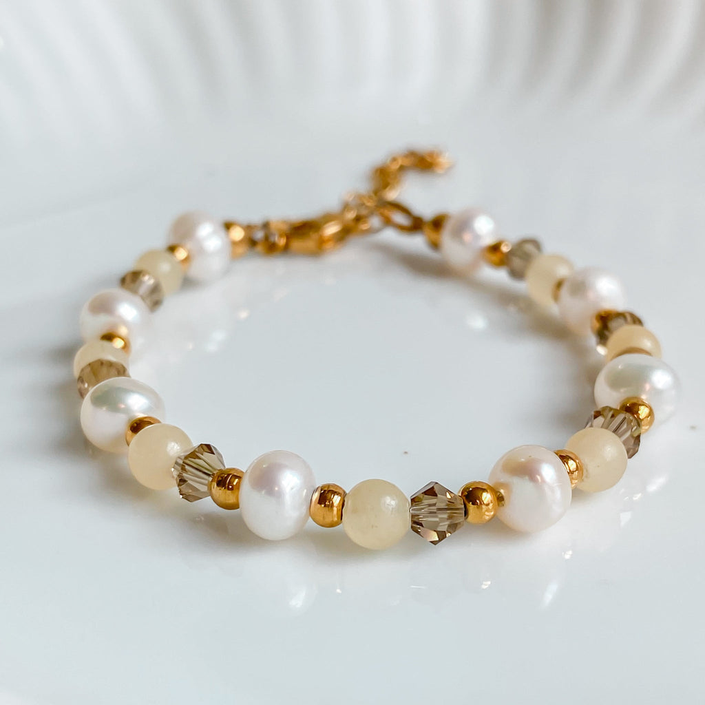 Bracelet fin en pierres de jade jaune et perles d'eau douce | THÉIA