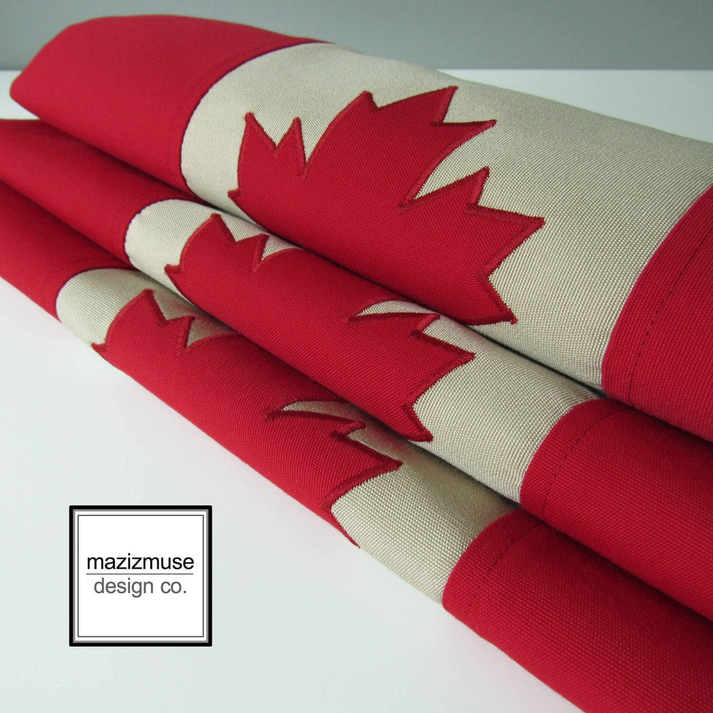 Housse de coussin drapeau du Canada, housse de coussin d'extérieur Sunbrella® feuille d'érable 