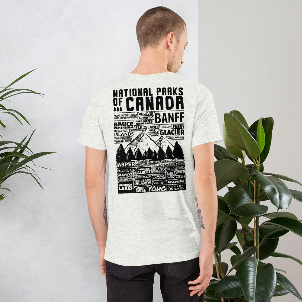 T-shirt unisexe Liste de vérification des parcs nationaux du Canada